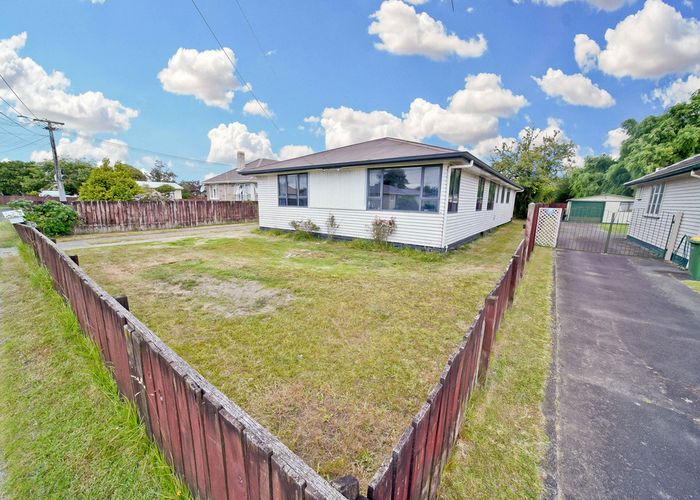  at 8 Wordsworth Crescent, Enderley, Hamilton