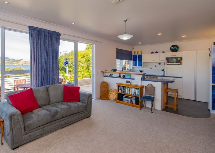  at 16 Beach Road, Plimmerton, Porirua