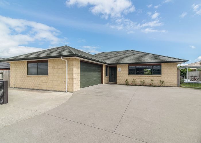  at 1 William Noel Place, Waikanae Beach, Waikanae