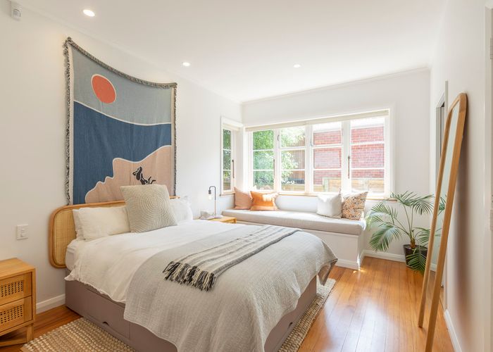  at 2 Nottingham Street, Westmere, Auckland