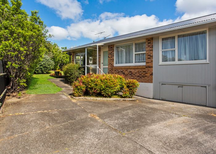  at 2/6 Mcdonald Crescent, Mount Wellington, Auckland