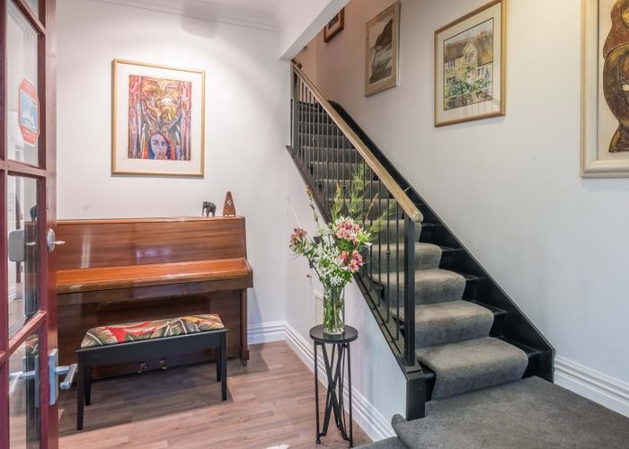  at 33 Hobson Crescent, Thorndon, Wellington
