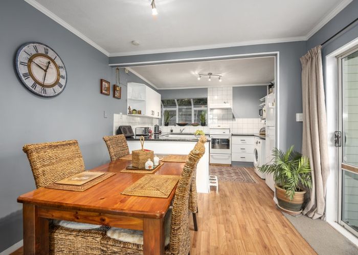  at 82 Wyndham Road, Pinehaven, Upper Hutt