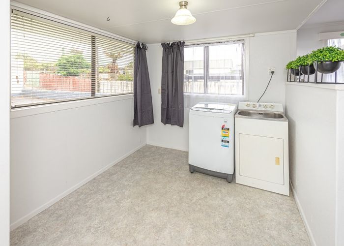  at 9 Swiss Avenue, Gonville, Whanganui