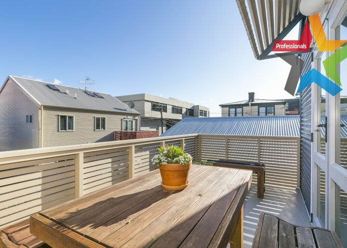  at 2/1 Drummond Street, Mount Cook, Wellington