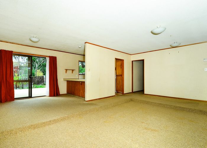  at 1/48 Reynella Drive, Massey, Auckland