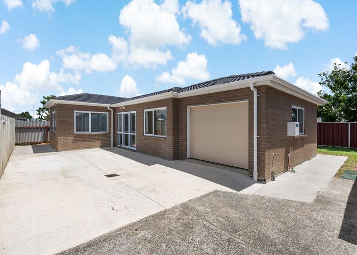  at 100 Buckland Road, Mangere East, Auckland