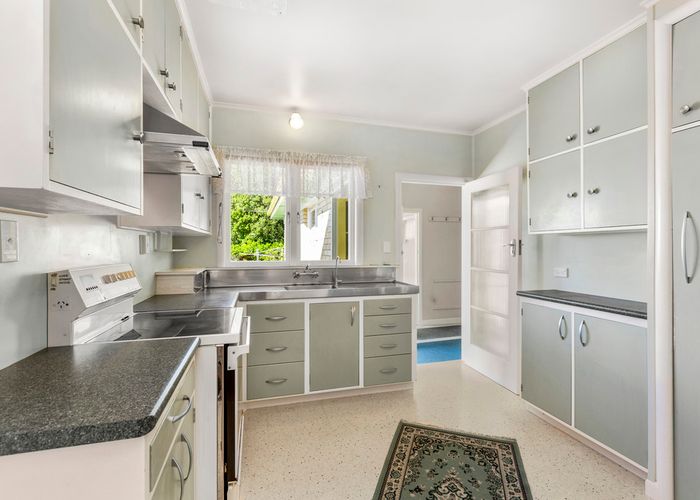 at 110 Fox Street, Hamilton East, Hamilton