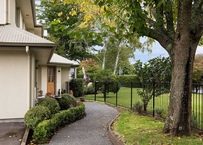  at 2 Orange Lane, Bethlehem, Tauranga