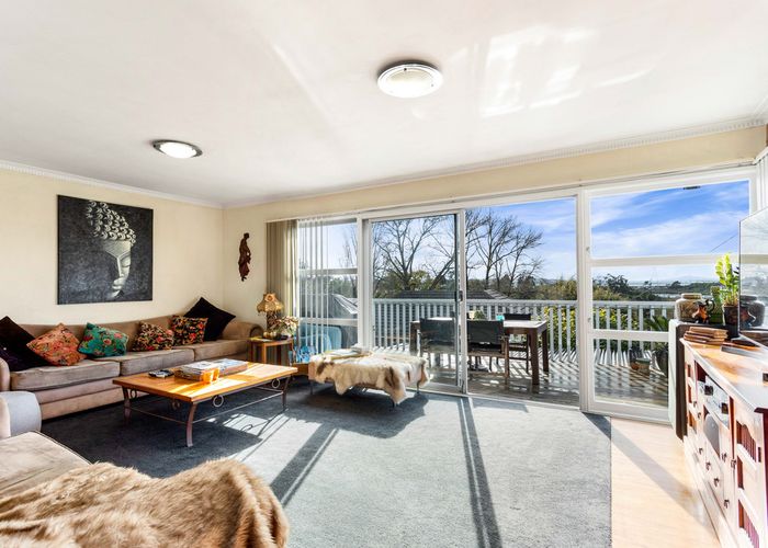  at 32 Lyndhurst Road, Te Atatu South, Auckland