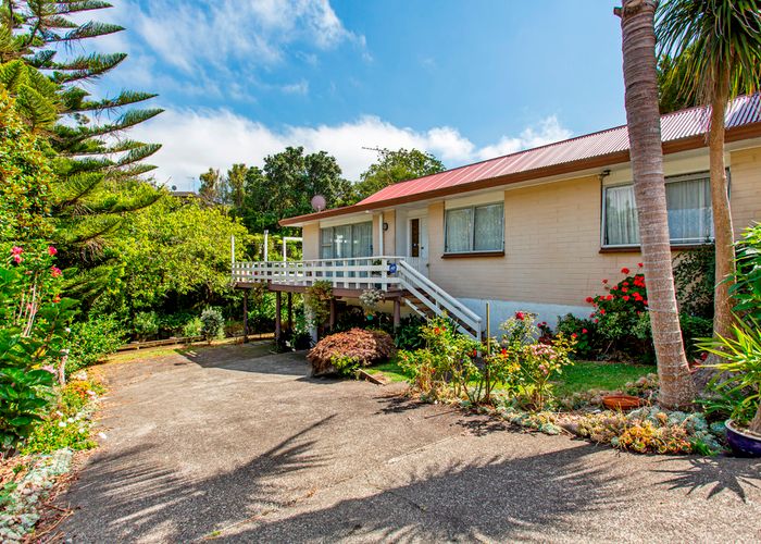  at 2/26 Te Anau Place, Pakuranga Heights, Auckland