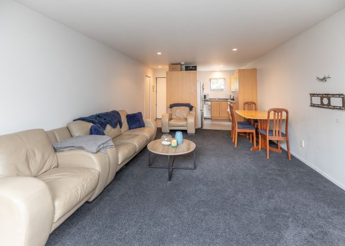  at 2/25 Grove Road, Addington, Christchurch