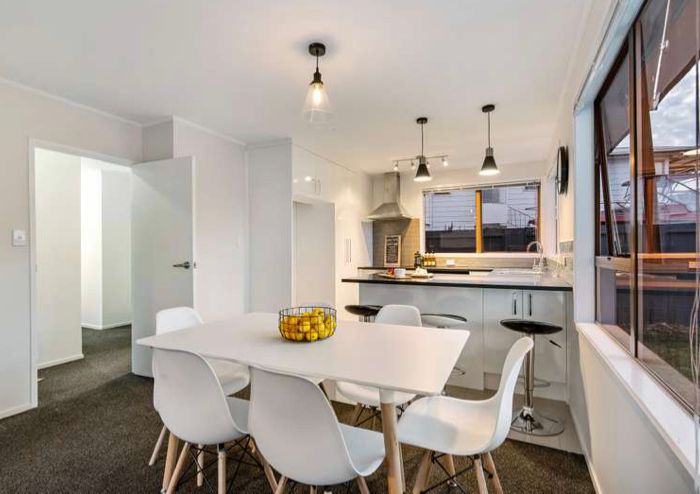  at 4 Caringbah Drive, Papatoetoe, Auckland