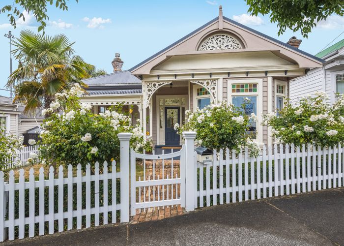  at 27 Brentwood Avenue, Mount Eden, Auckland