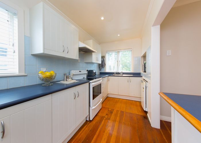  at 6 Mars Avenue, Sandringham, Auckland
