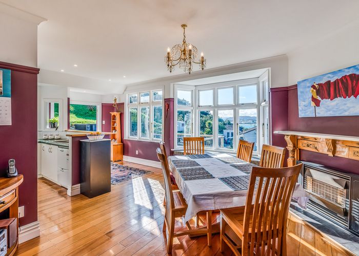  at 10 Hungerford Road, Lyall Bay, Wellington