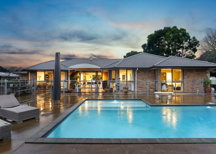 at 8 Wright Road, Redvale, Auckland