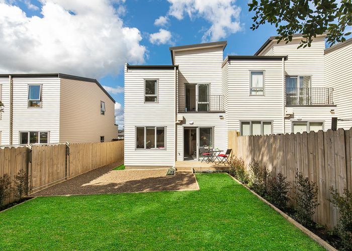  at 16 Chapel Road, Flat Bush, Auckland