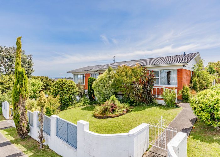  at 5 Chelsea View Drive, Chatswood, Auckland