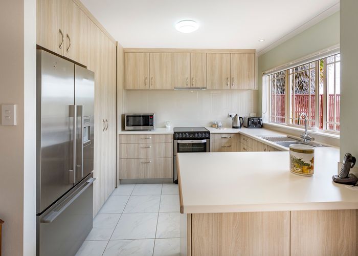  at 10 Hansworth Place, Flat Bush, Auckland