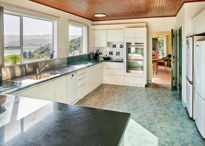  at 4 Luff Place, Whitby, Porirua