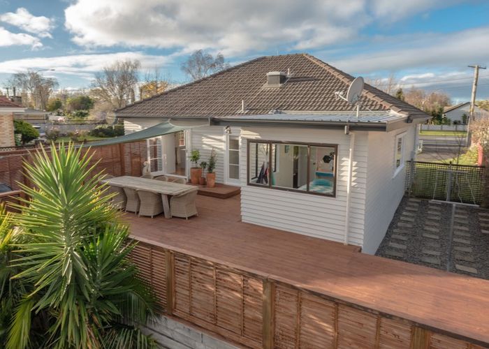  at 17 Grey Street, Hamilton East, Hamilton