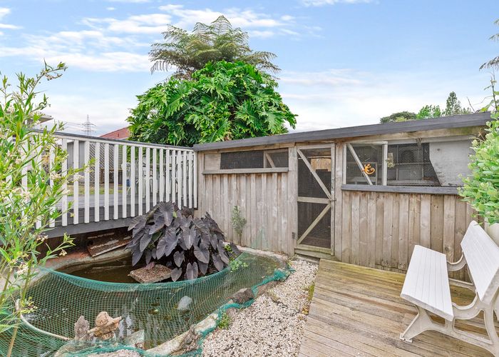  at 28 Lowtherhurst Road, Massey, Auckland