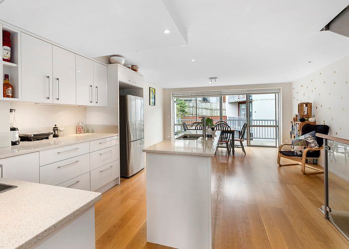  at 4/142 Onslow Road, Khandallah, Wellington