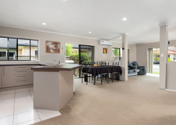  at 10/100 Millers Road, Brookfield, Tauranga