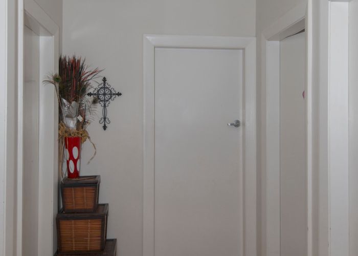  at 1/276 Opawa Road, Hillsborough, Christchurch