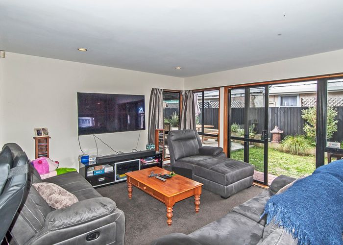  at 2/1B Badger Street, Parklands, Christchurch