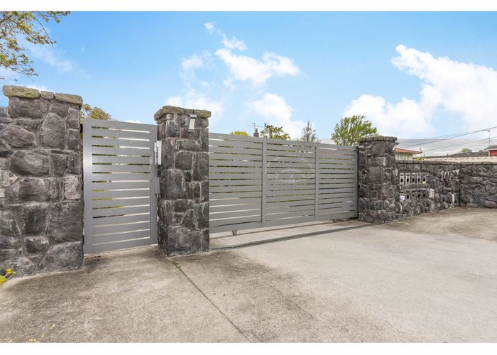  at 140P Hepburn Road, Glendene, Auckland