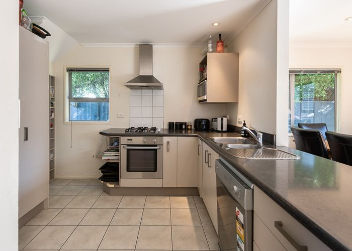  at 77 Tauhinu Road, Miramar, Wellington