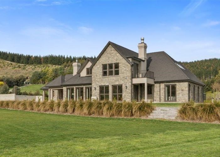  at 1/97 Holmes Road, Christchurch