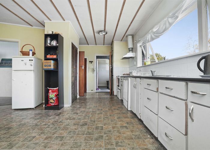  at 290 Cambridge Road, Hillcrest, Hamilton