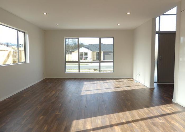  at 19 Kilmacrennan Drive, Rosehill, Papakura