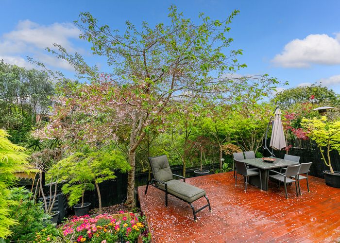  at 4/27 Lucienne Drive, Ranui, Auckland