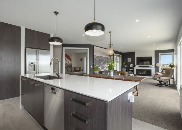  at 76 Endeavour Drive, Whitby, Porirua