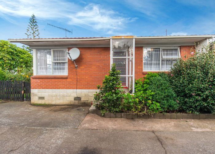 at 2/93 Coronation Road, Mangere Bridge, Auckland