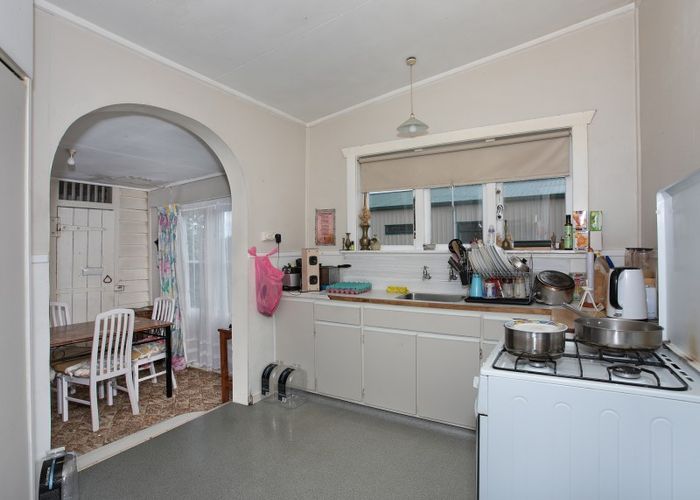  at 107 Bridge Street, Bulls