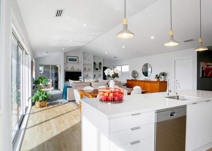  at 35 Silverwood Lane, Leamington, Cambridge