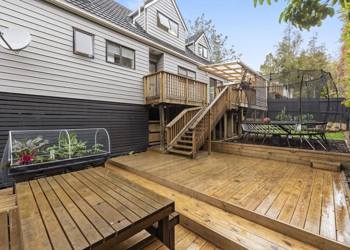  at 1/117 Daffodil Street, Titirangi, Auckland