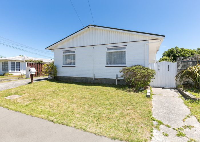  at 19 Oswald Crescent, Paparangi, Wellington