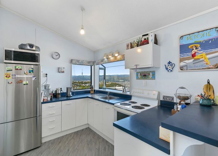  at 2/7 Jasmine Grove, Maungaraki, Lower Hutt