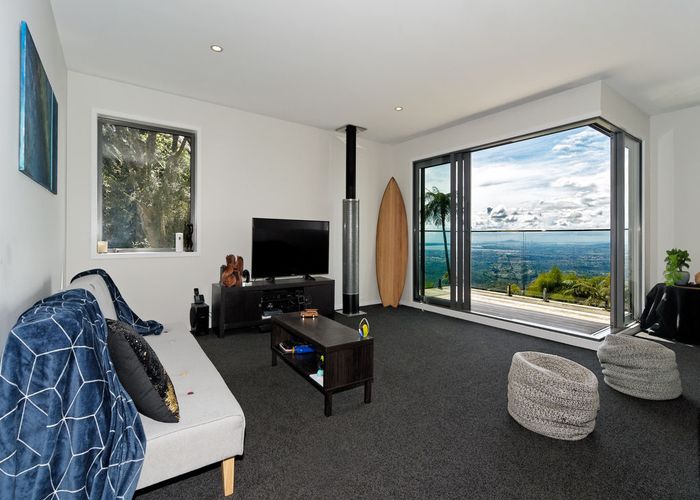  at 23 Quinns Road, Waiatarua, Auckland
