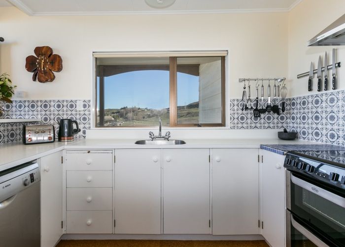  at 140 Seafield Road, Eskdale