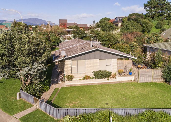  at 22 Garden Road, Raumati Beach, Paraparaumu