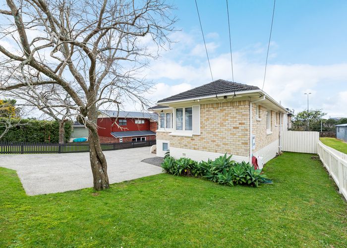 Free property data for 484 Blockhouse Bay Road, Blockhouse Bay