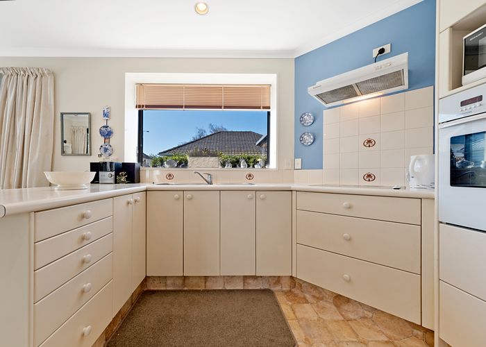  at 2/137 Harewood Road, Papanui, Christchurch