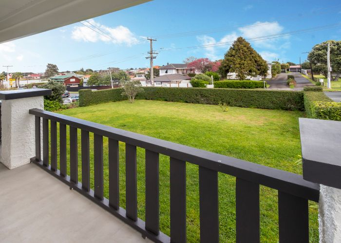  at 1/21 Lunn Avenue, Mount Wellington, Auckland